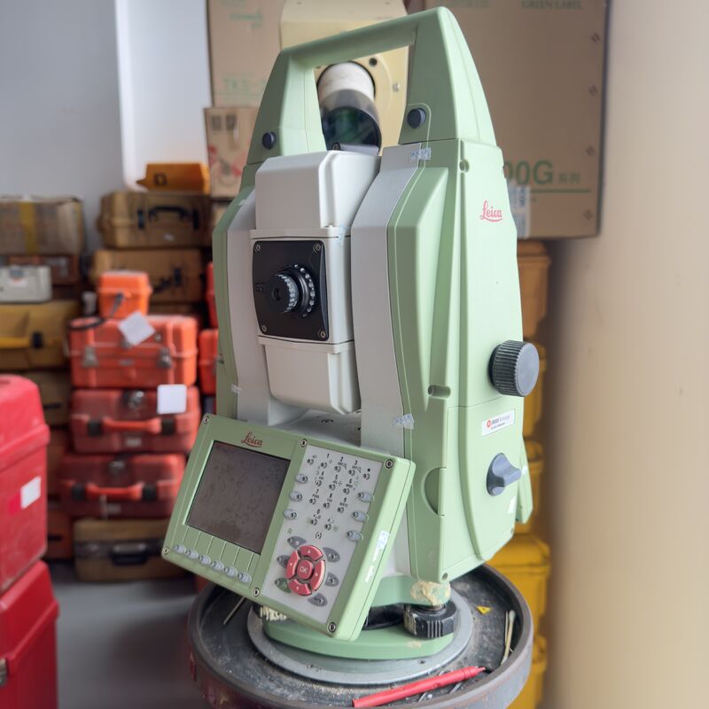 Used Leica total station TM50 IP66 Rated Reflectorless Leica Total Station with 1G Memory for Harsh Outdoor Surveying