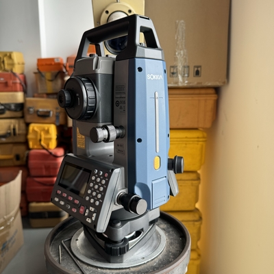 Gebruikte Sokkia IM101 total station Klasse 1.5 Vermogensklasse Total Station met 1'' Minimum Weergave en Non-Prisma Afstand van 1000m