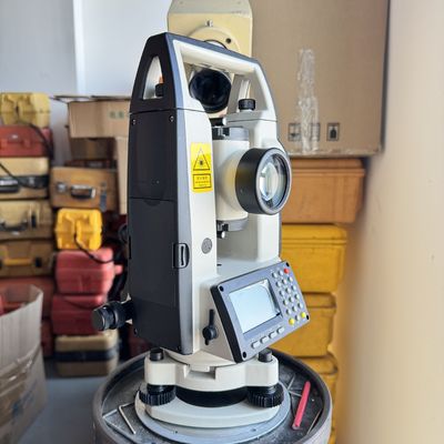 Zuid merk Electronic Digital Theodolite NT-023 nauwkeurige afstandsmeting met manigficatie 25,9X en zichtbare afstands nauwkeurigheid ≤0,4%D