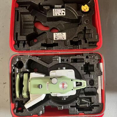 Leica TS03 Totaalstation met USB-poort IP66, stof- en waterbestendigheid en 500m Prisma-afstand