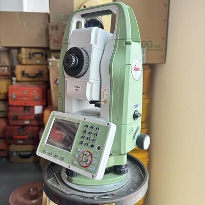 Leica TS03 Totaalstation met real-time besturingssysteem 500m afstand zonder prisma en IP66-classificatie voor landmeting