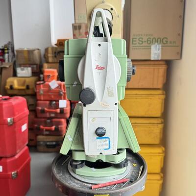 Leica TS09 Totaalstation met 1000m Prisma-afstand, 0.6s Grove meting en IP66-classificatie voor nauwkeurige landmeting